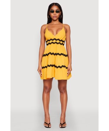 Airy Contrast Trim Tiered Dress