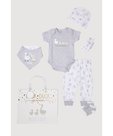 Baby 0-9M Love My Family Bodysuit and Joggers with Hat Gift Set