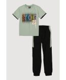 Boys Textured Knit Cargo Joggers